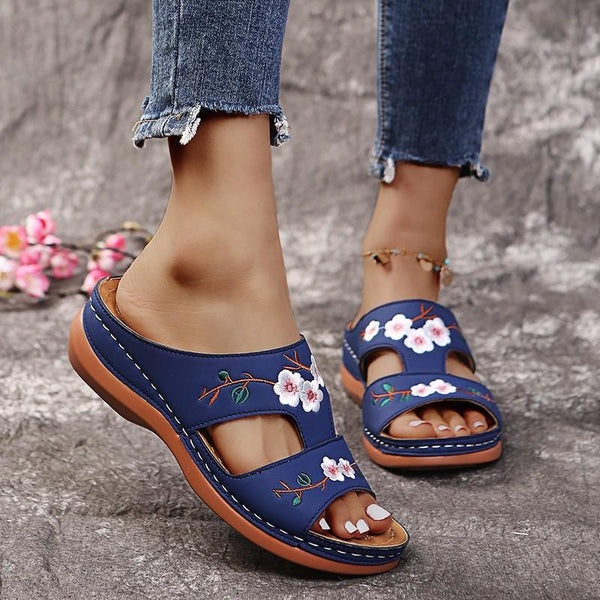 Domina Blumenbestickte Vintage-Keilsandalen 
